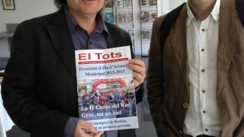 Taula de debat a la Convenció de Premsa Comarcal a El Torín d'Olot, amb els periodistes Carles Capdevila, Joan Cal i Saül Gordillo. Olot. 18 de maig de 2013