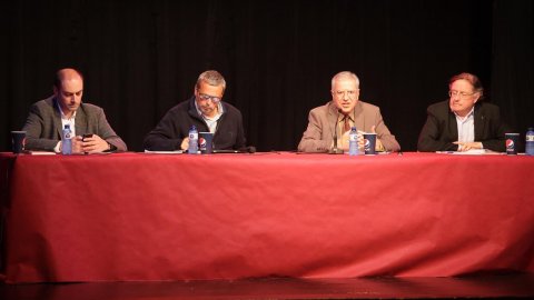 Taula rodona Política al segle XXI, amb Josep Ramoneda, Josep Maria Vallès i Saül Gordillo, moderada per l'expresident del Parlament Ernest Benach, al Teatre Bravium. Reus. 10 d'abril de 2014