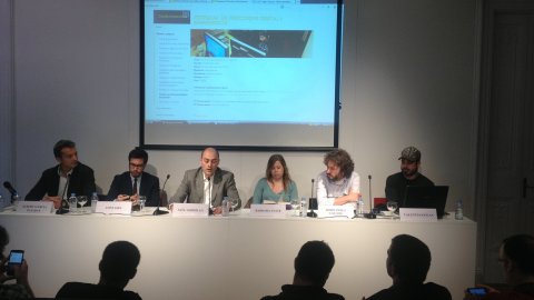 Presentació del Postgrau Periodisme Digital Emprenedor al Col·legi de Periodistes de Catalunya, a Barcelona, amb els periodistes Bárbara Yuste, Toni Aira, Valentí Sanjuan, Jordi Pérez Colomé, Saül Gordillo i el director de màrqueting i empresa del Tecnocampus, Albert Garcia-Pujadas. Barcelona. 28 d'abril de 2014