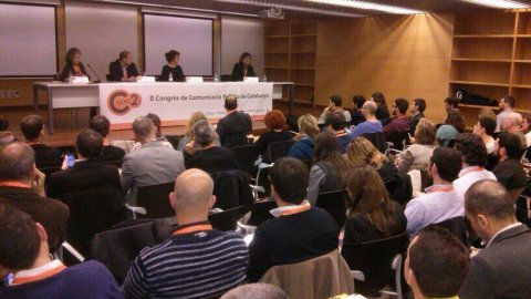 Segon Congrés de Comunicació Política de Catalunya. Taula rodona, moderada per Montserrat Nebrera, amb Carles Capdevila (Ara), María Jesús Cañizarez (ABC) i Saül Gordillo (El Periódico), sobre la relació entre política i mitjans. El Born Centre Cultural. Barcelona. 3 d'abril del 2014