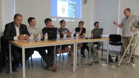Xerrada Dels Blocs a les Xarxes Socials, organitzada per la Llopasfera, amb la participació de Saül Gordillo, Christian Negre, Gabriel Martí i Quesito Rosa, i moderada per Josep Barri (Vilapou). L'acte coincideix amb la quarta edició del tradicional sopar que des de l’any 2007 celebren els blocaires calellencs. Ajuntament Vell de Calella. 2 de juliol de 2010 