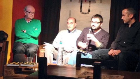 Presentació de la revista Procés amb Roger Palà, Manuel Cuyàs, Carles Spa i Saül Gordillo, a El Públic. Mataró. 17 de novembre de 2014
