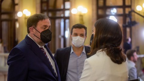 El matí de Catalunya Ràdio, de Laura Rosel, entrevista Oriol Junqueras, que aprofita un permís penitenciari per assistir al Parlament de Catalunya, on Catalunya Ràdio fa un programa especial amb motiu del ple d'investidura de Pere Aragonès com a 132è president de la Generalitat. Barcelona. 21 de maig de 2021
