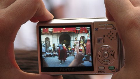 El ball de figures de La Crida, a través d'una càmera. Les Santes. Mataró. 25 de juliol de 2008