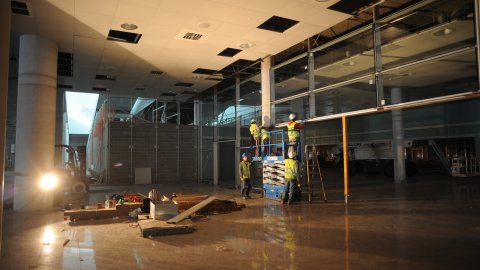 Obres de la terminal sud de l'aeroport del Prat. Visita a les obres de l'Agència Catalana de Notícies. 3 d'octubre de 2008