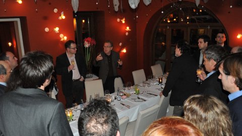 Manel Camós presenta el sopar de periodistes catalans i txecs. Restaurant Kampa. Praga. 2 de març de 2009