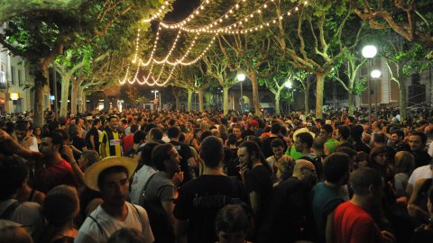 Les Santes. Desvetllament bellugós. Nit Boja. Mataró. 26 de juliol de 2010