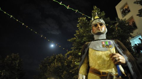 Les Santes. Desvetllament bellugós. Nit Boja. Robafaves. Mataró. 26 de juliol de 2010