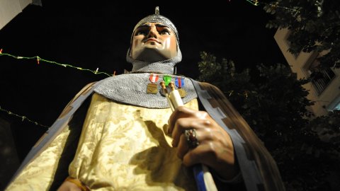 Les Santes. Desvetllament bellugós. Nit Boja. Robafaves. Mataró. 26 de juliol de 2010