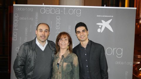 Festa d'aniversari de Debat.org a l'antiga fàbrica Damm, amb Eva Peruga i Àlex Poderoso, companys d'El Periódico de Catalunya. Barcelona. 3 d'abril de 2013