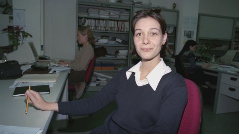 Laura Juanola, a la redacció d'El Punt del Maresme, al camí de la Geganta. Mataró. 