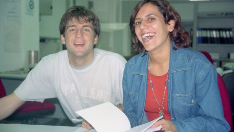 Xevi Galceran i Natàlia Picó, a la redacció d'El Punt del Maresme, al camí de la Geganta. Mataró. 