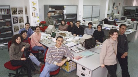 Redacció d'El Punt del Maresme, al camí de la Geganta. D'esquerra a dreta, en primer terme, Ure Comas, Fàtima Domínguez, Xavier Agustí, Eva Vinyals, Eduard López, Núria Parera i Joan Puget. En segon terme, Manuuel Cuyàs, Teresa Màrquez, Ana Villaverde, Saül Gordillo, Roland Ledo i Maite Vilarrupla. Mataró. 