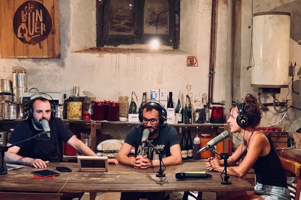 El búnquer, amb Peyu, Jair Domínguez i Neus Rossell.