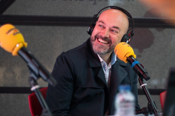 Programa especial de Sant Jordi de Catalunya Ràdio 2022 al passeig de Gràcia